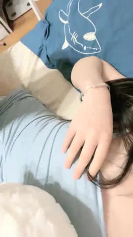 没有钱还丈夫的巨额借款老婆只有在丈夫面前被輪姦凌辱用身体抵债中文字幕A new