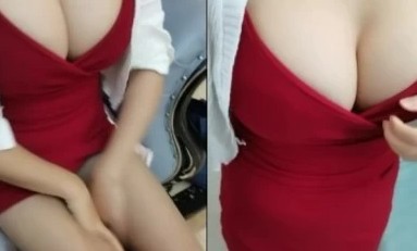 上门推销4饥渴阿姨：乳推骑乘口爆全套服务『别急嘛～快沦陷了！』骚男惊呼：真骚，多久没干了？